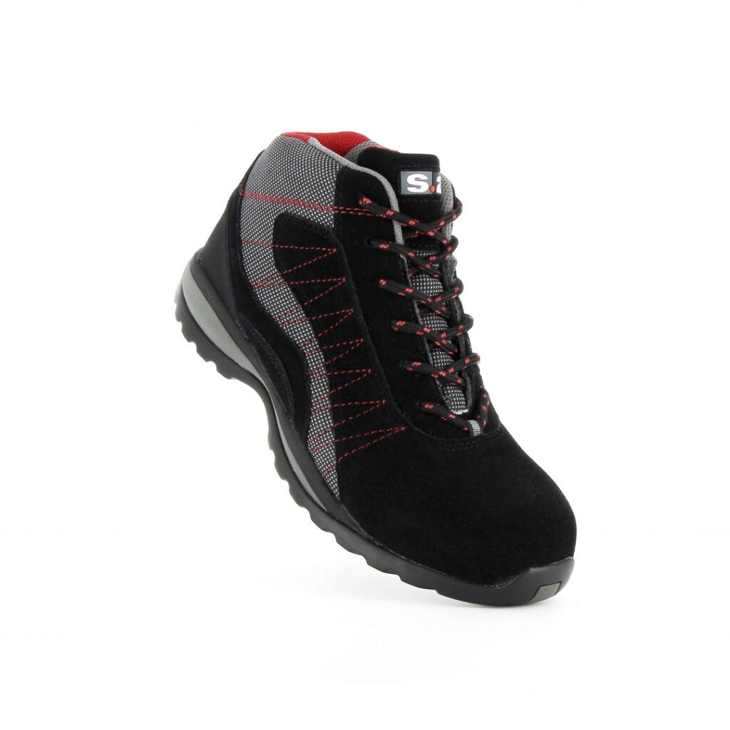 chaussure de sécurité S1P montante noire, grise et rouge vue de devant