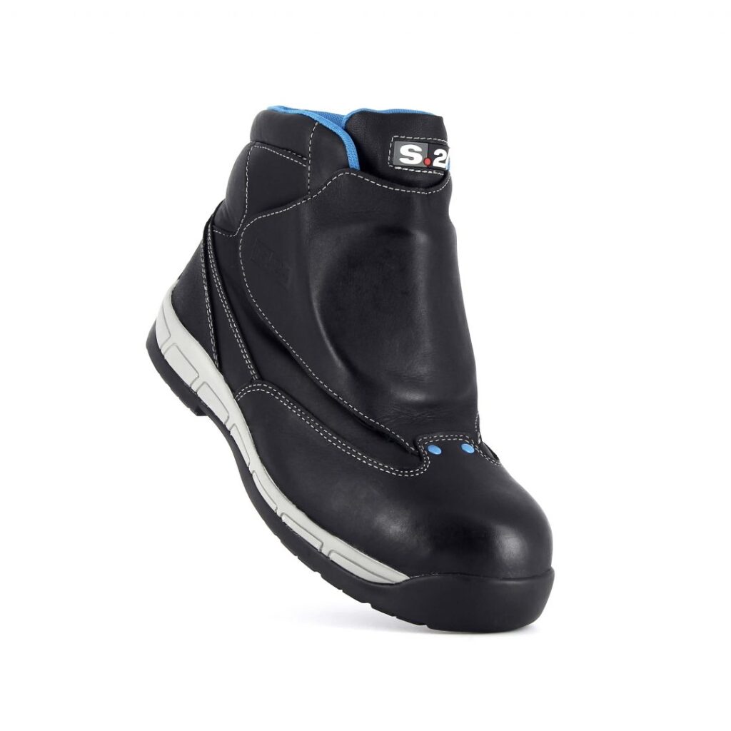 Chaussure de sécurité noire haute homme et femme S3 Norme WG résistante vue 3/4 avant