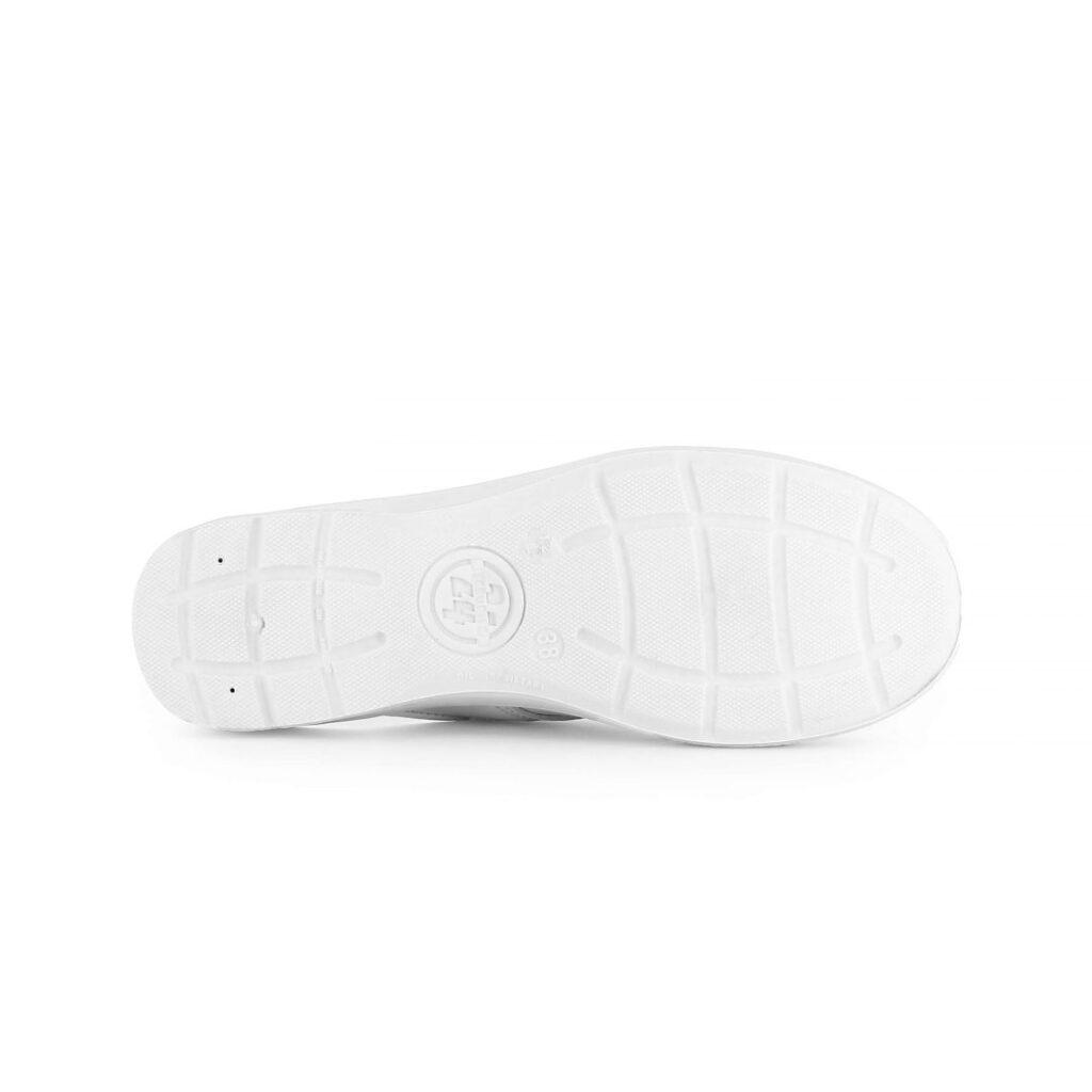 semelle blanche de chaussure