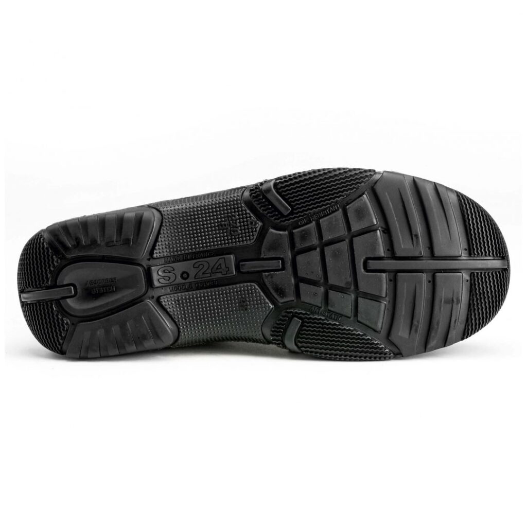 semelle noire de chaussure de sécurité