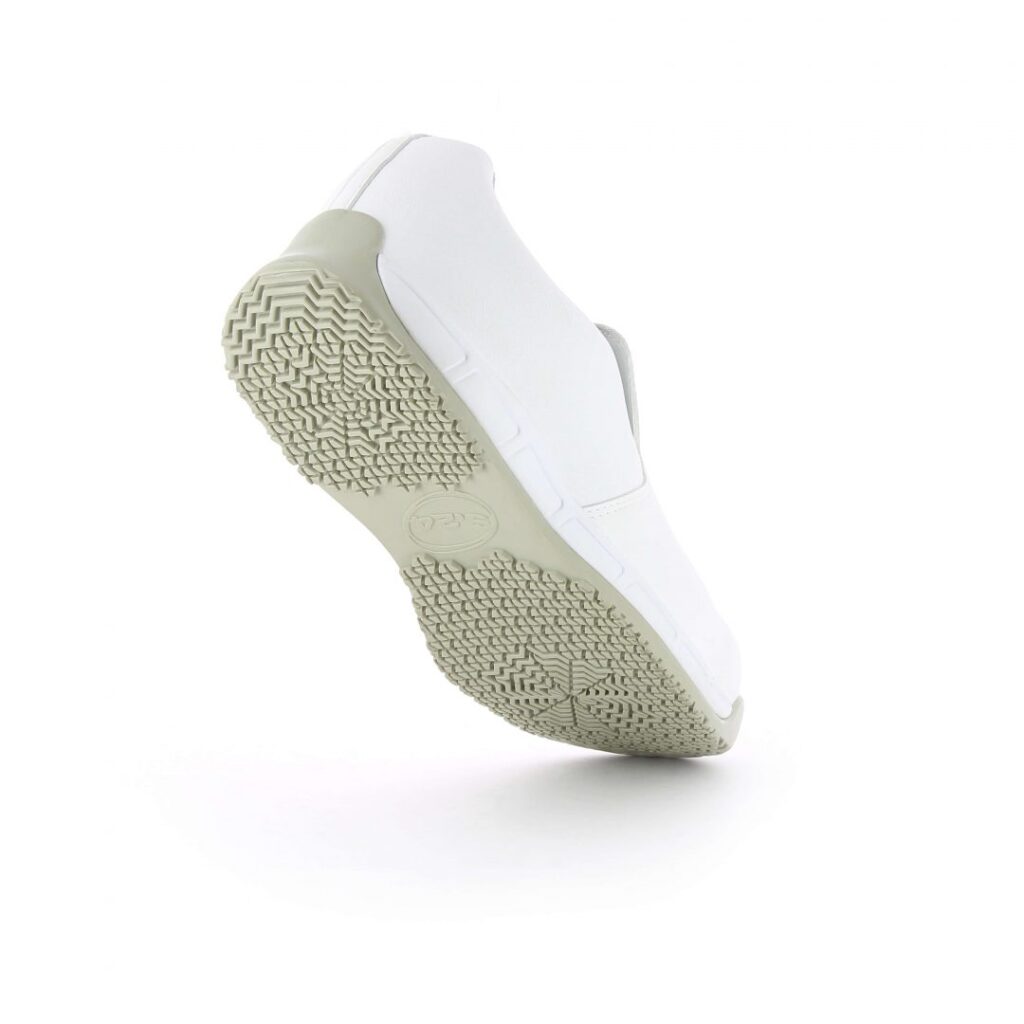 Mocassin de sécurité blanc basse homme et femme S3 HRO SRC hygiène vue 3/4 arrière
