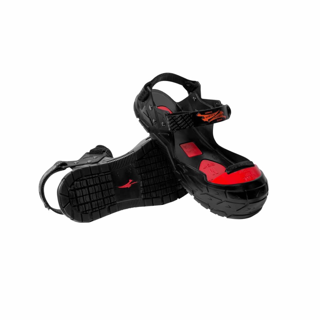 paire de sur-chaussure noires anti glisse et anti choc