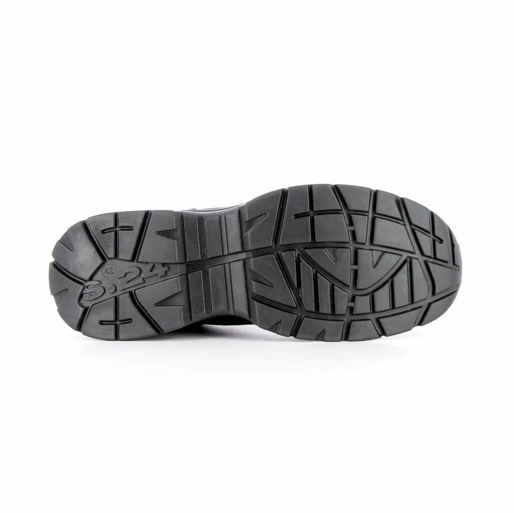semelle de chaussure noire vue de dessous