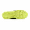 semelle jaune de chaussure vue de dessous
