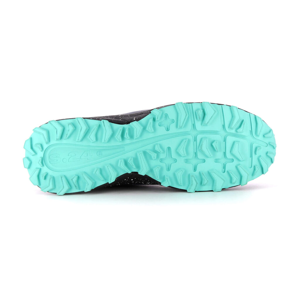 semelle verte de chaussure vue de dessous