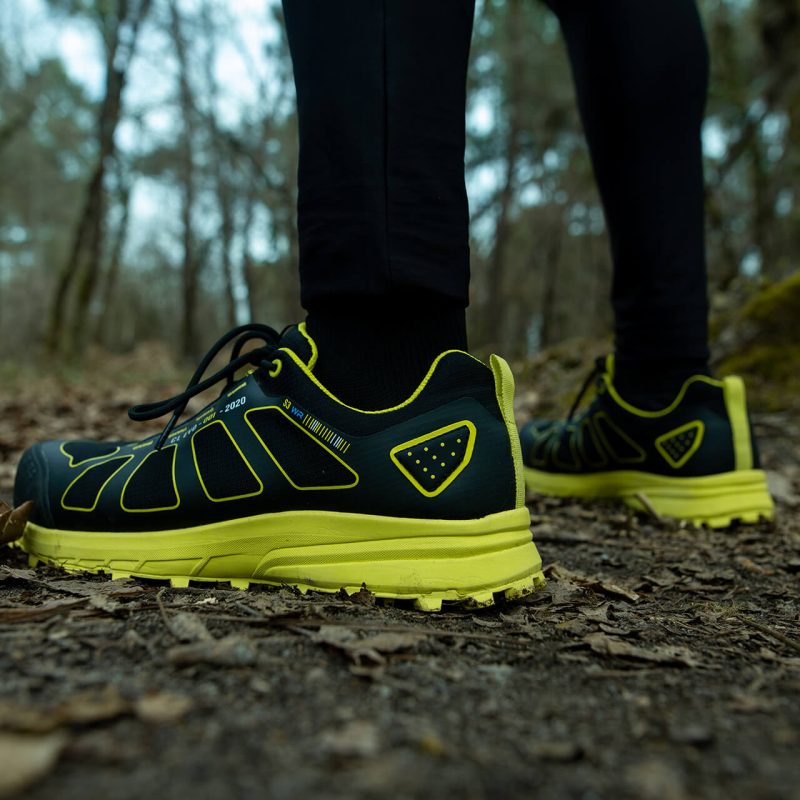 Chaussure de sécurité type basket sportive