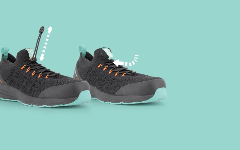 baskets de sécurité sur un fond vert avec des flèches blanches