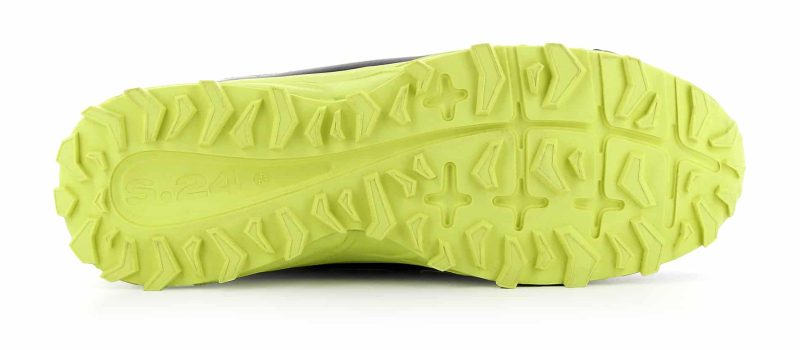 semelle jaune de chaussure vue de dessous