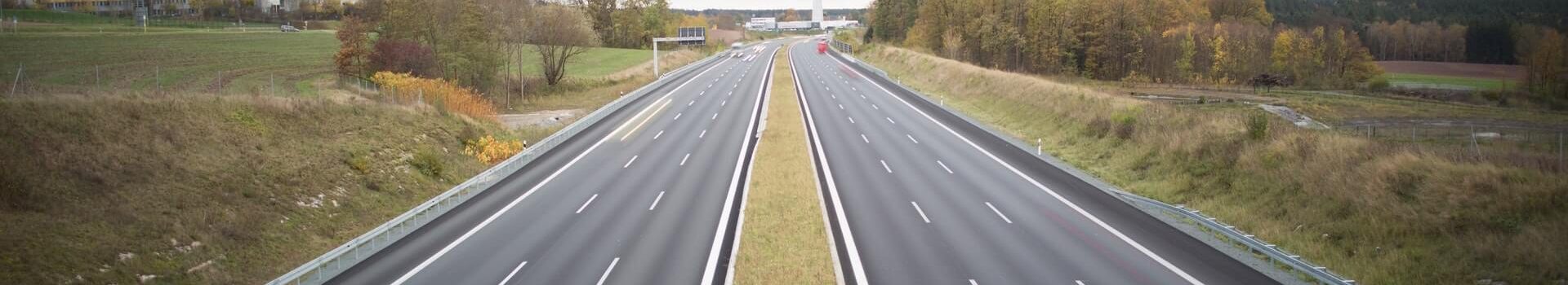 enrobé (1) autoroute vue d'en haut